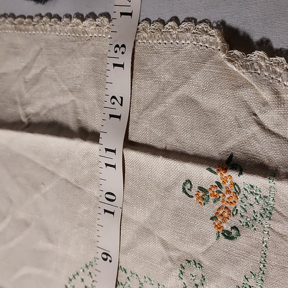 Handmade Embroidered Table Runner Lady Under Garden Tressel - Picture 4 of 6